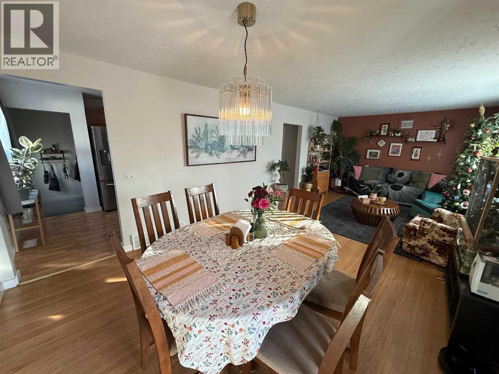 Property at 106 DOUGLAS Drive image 5