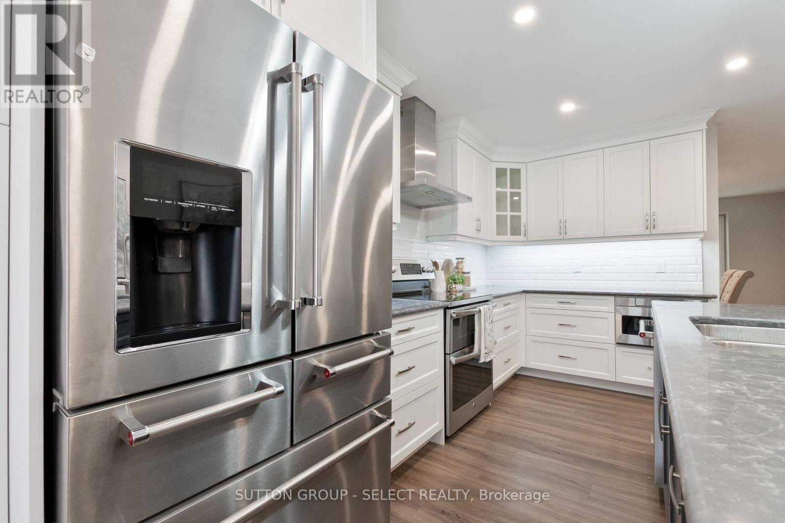 37 - 1443 Commissioners Road W, London South, Ontario  N6K 1E2 - Photo 18 - X12463744