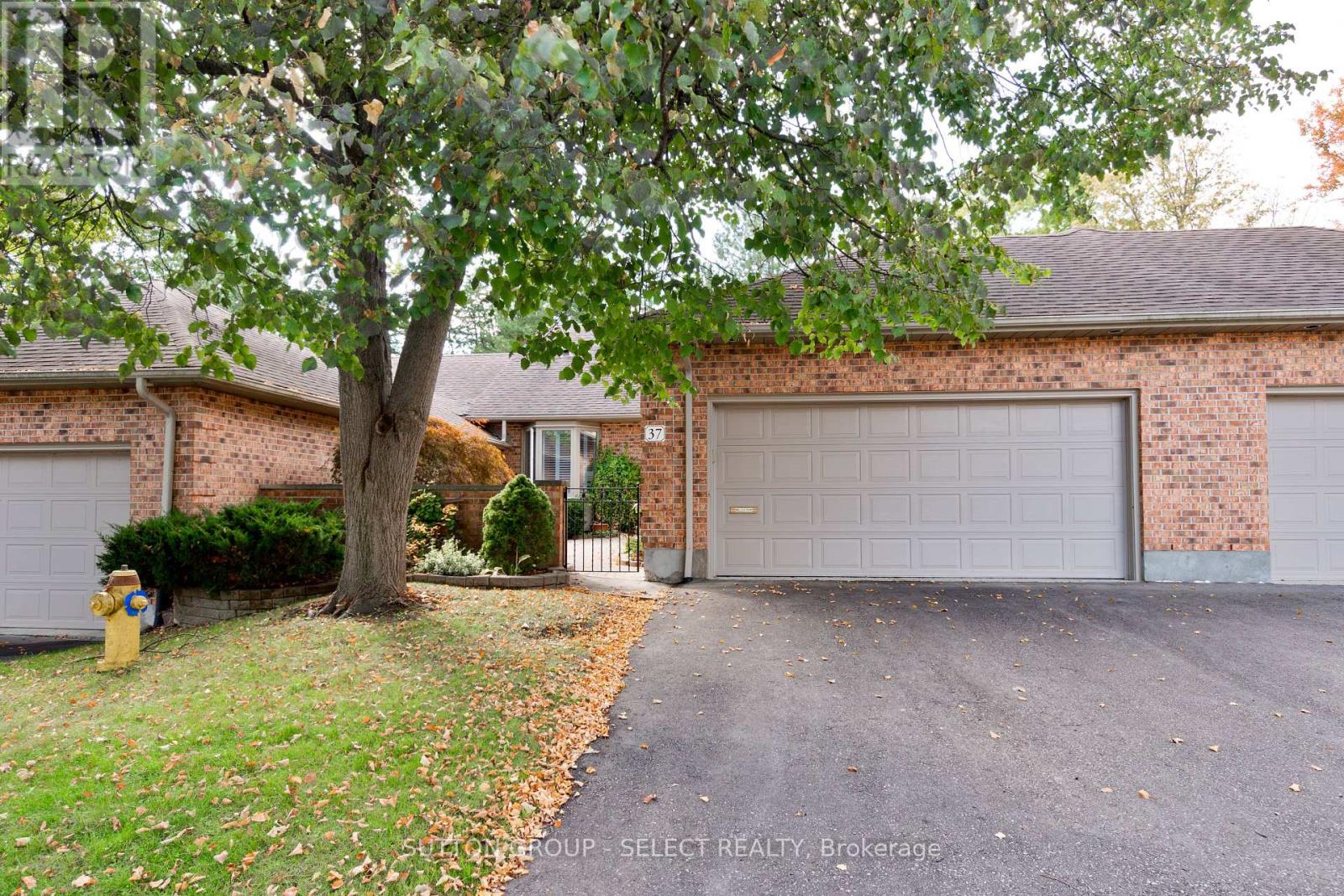 37 - 1443 Commissioners Road W, London South, Ontario  N6K 1E2 - Photo 2 - X12463744