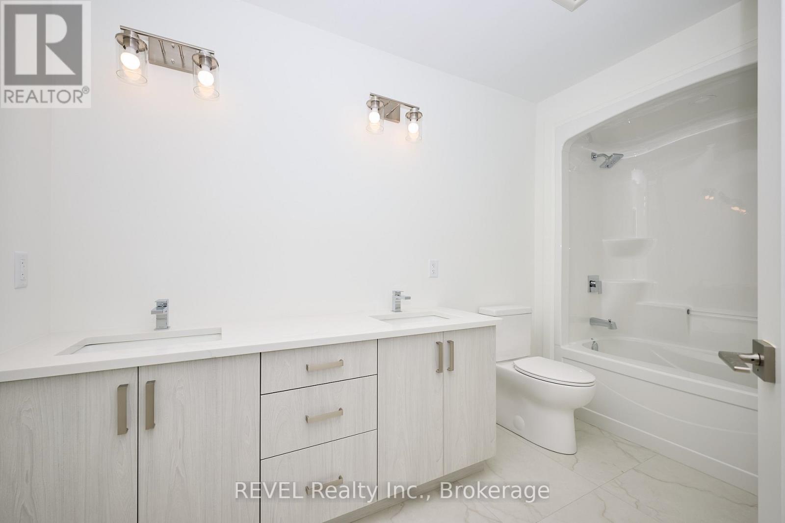 7429 Matteo Drive, Niagara Falls, Ontario  L2H 3T3 - Photo 18 - X12443876