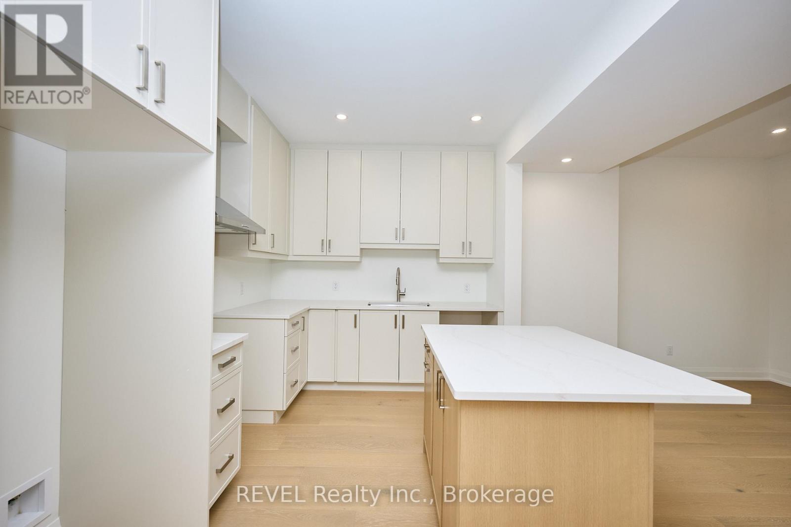 7429 Matteo Drive, Niagara Falls, Ontario  L2H 3T3 - Photo 10 - X12443876