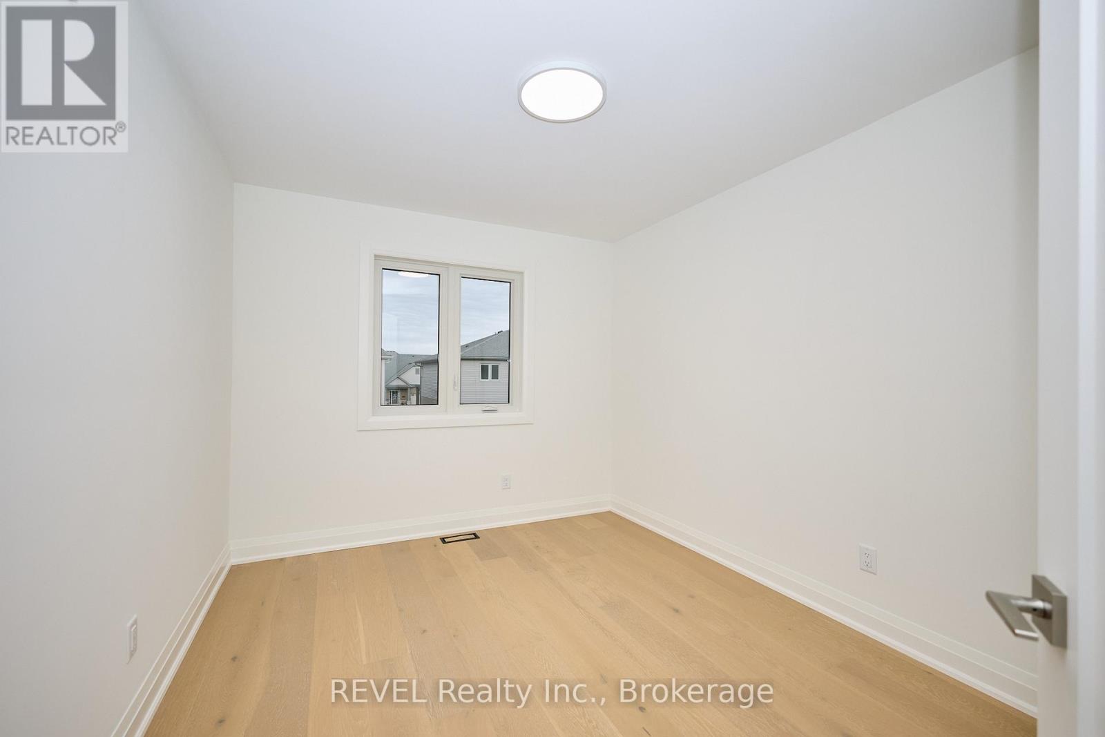 7429 Matteo Drive, Niagara Falls, Ontario  L2H 3T3 - Photo 20 - X12443876