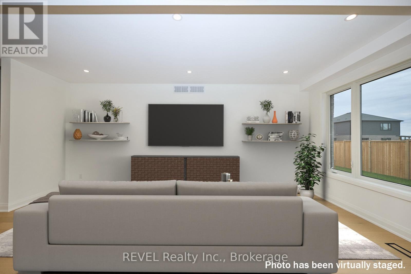 7437 Matteo Drive, Niagara Falls, Ontario L2H 3T3 - Photo 12 - X12443954