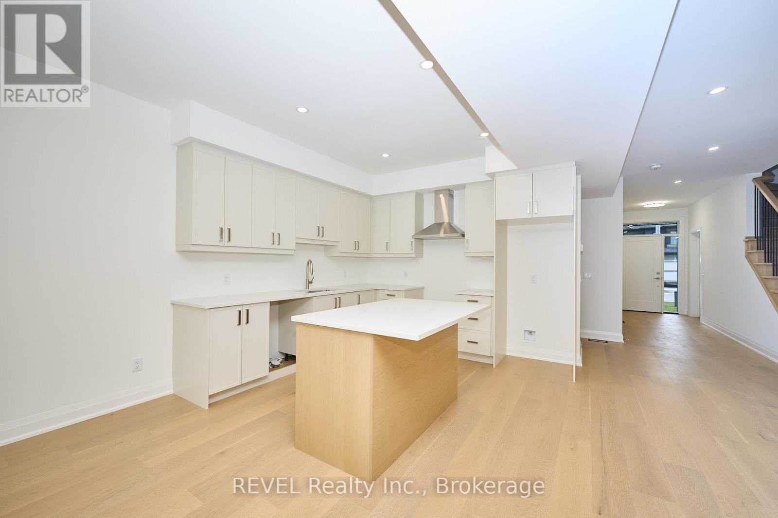 7437 Matteo Drive, Niagara Falls, Ontario L2H 3T3 - Photo 14 - X12443954