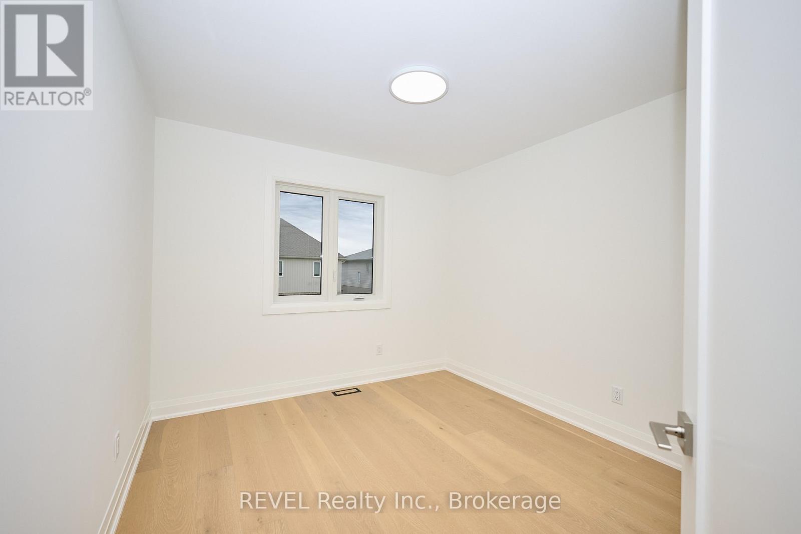 7437 Matteo Drive, Niagara Falls, Ontario L2H 3T3 - Photo 20 - X12443954