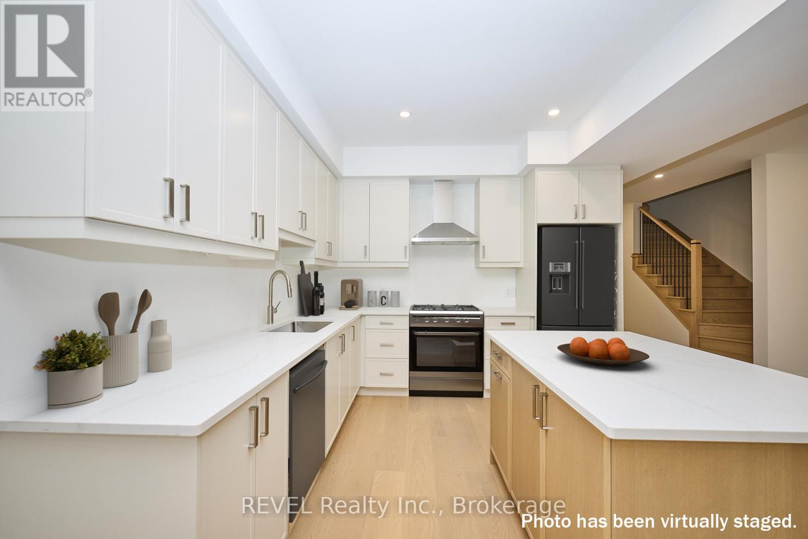 7437 Matteo Drive, Niagara Falls, Ontario L2H 3T3 - Photo 8 - X12443954