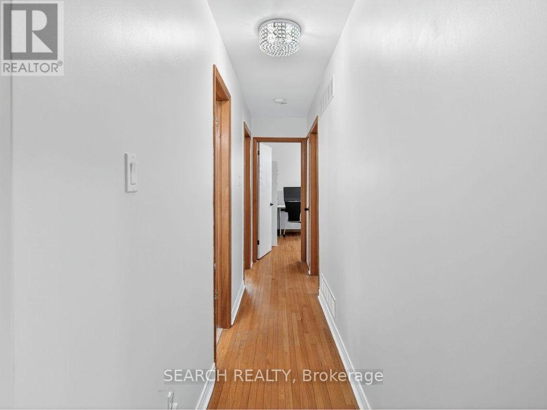 Upper - 27 Hickorynut Drive, Toronto, Ontario  M2J 4W6 - Photo 13 - C12563392