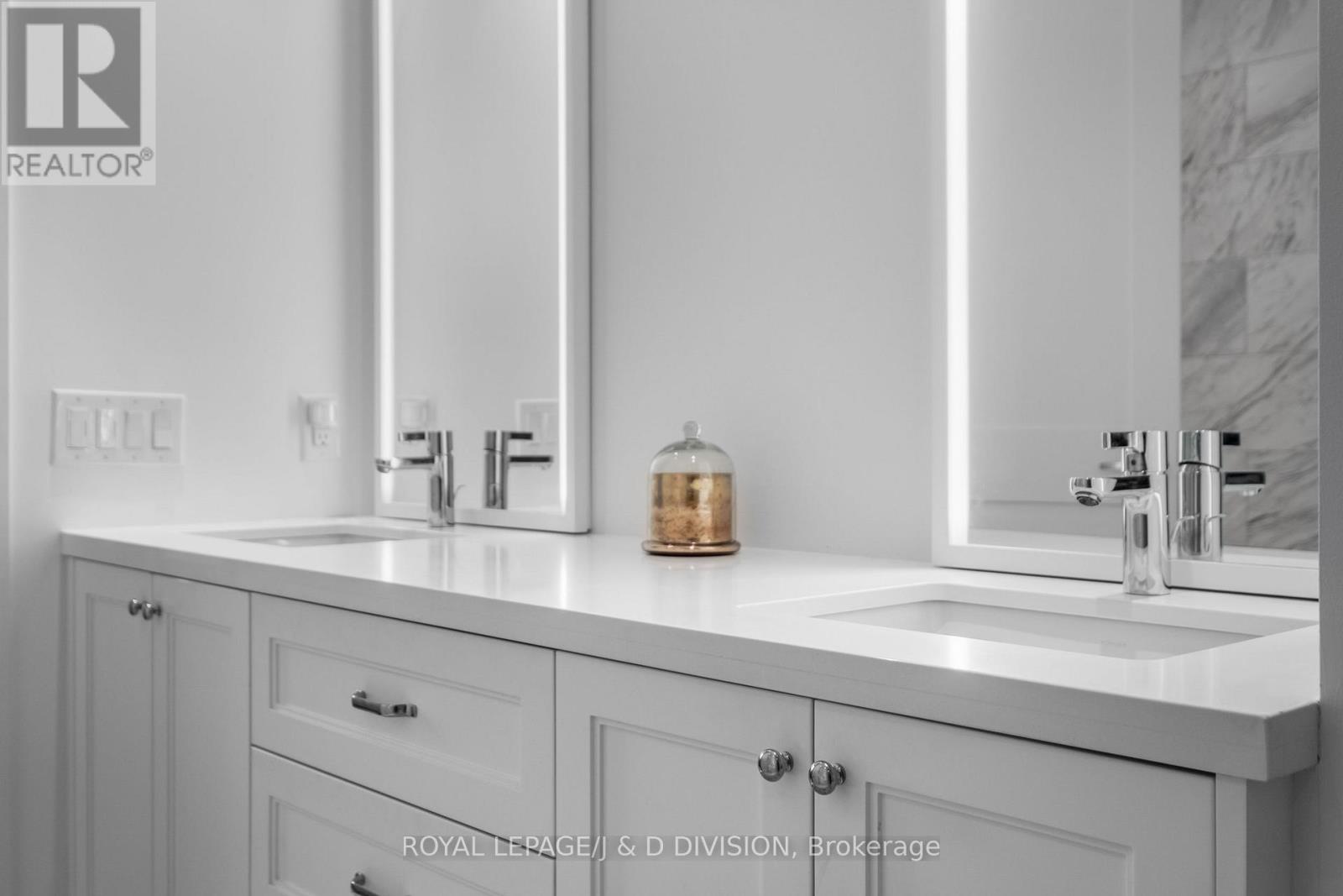 1908 - 111 St Clair Avenue W, Toronto, Ontario  M4V 1N5 - Photo 24 - C12563408