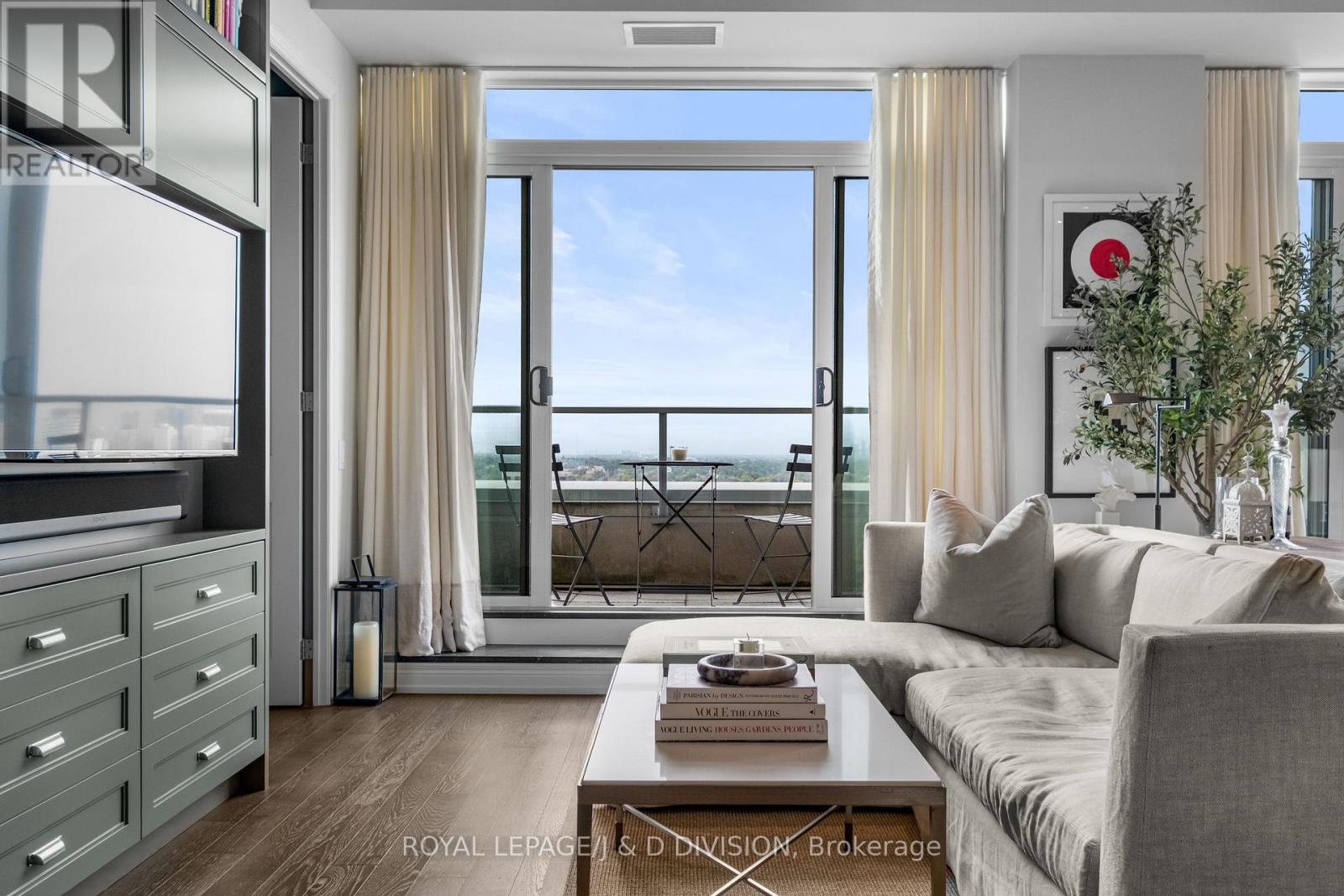 1908 - 111 St Clair Avenue W, Toronto, Ontario  M4V 1N5 - Photo 3 - C12563408