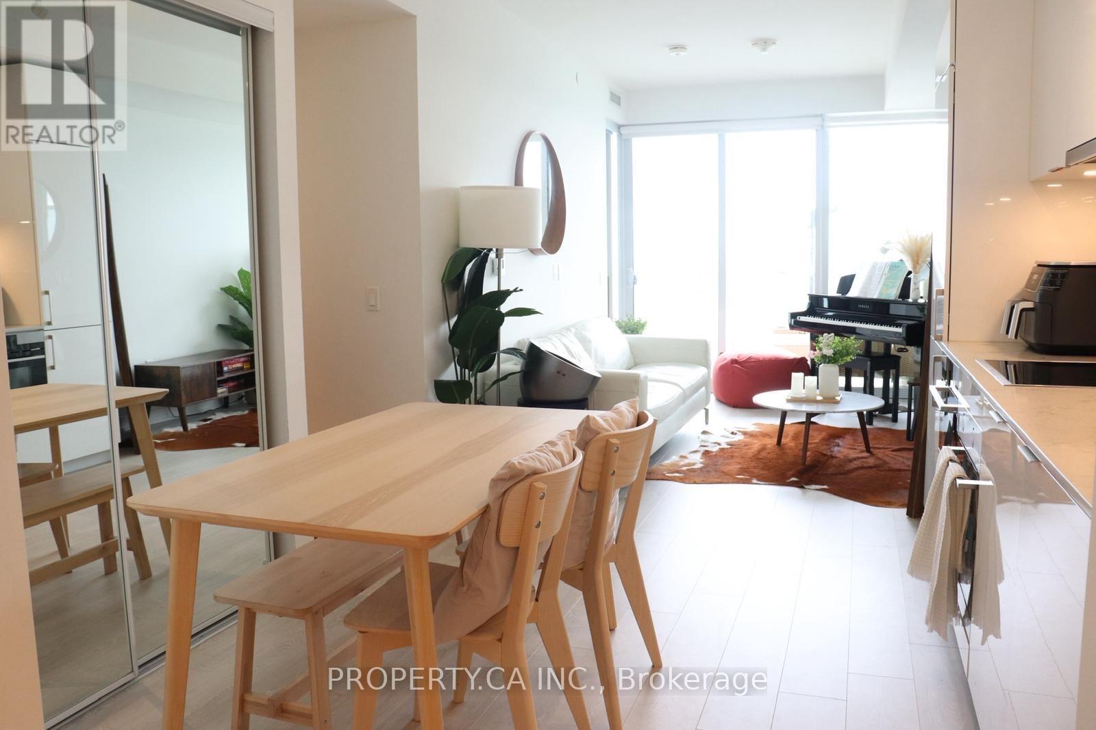 3401 - 15 Queens Quay E, Toronto, Ontario  M5E 0C5 - Photo 3 - C12563478