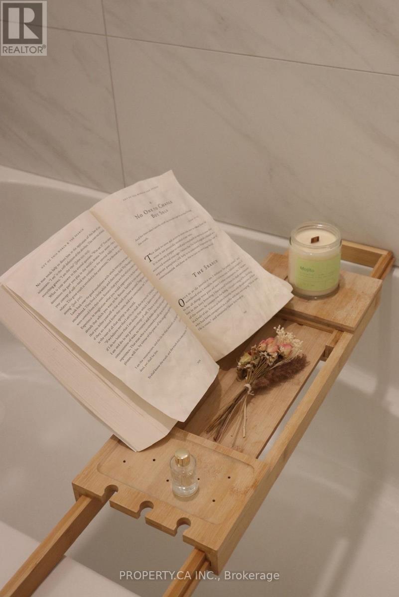 3401 - 15 Queens Quay E, Toronto, Ontario  M5E 0C5 - Photo 8 - C12563478