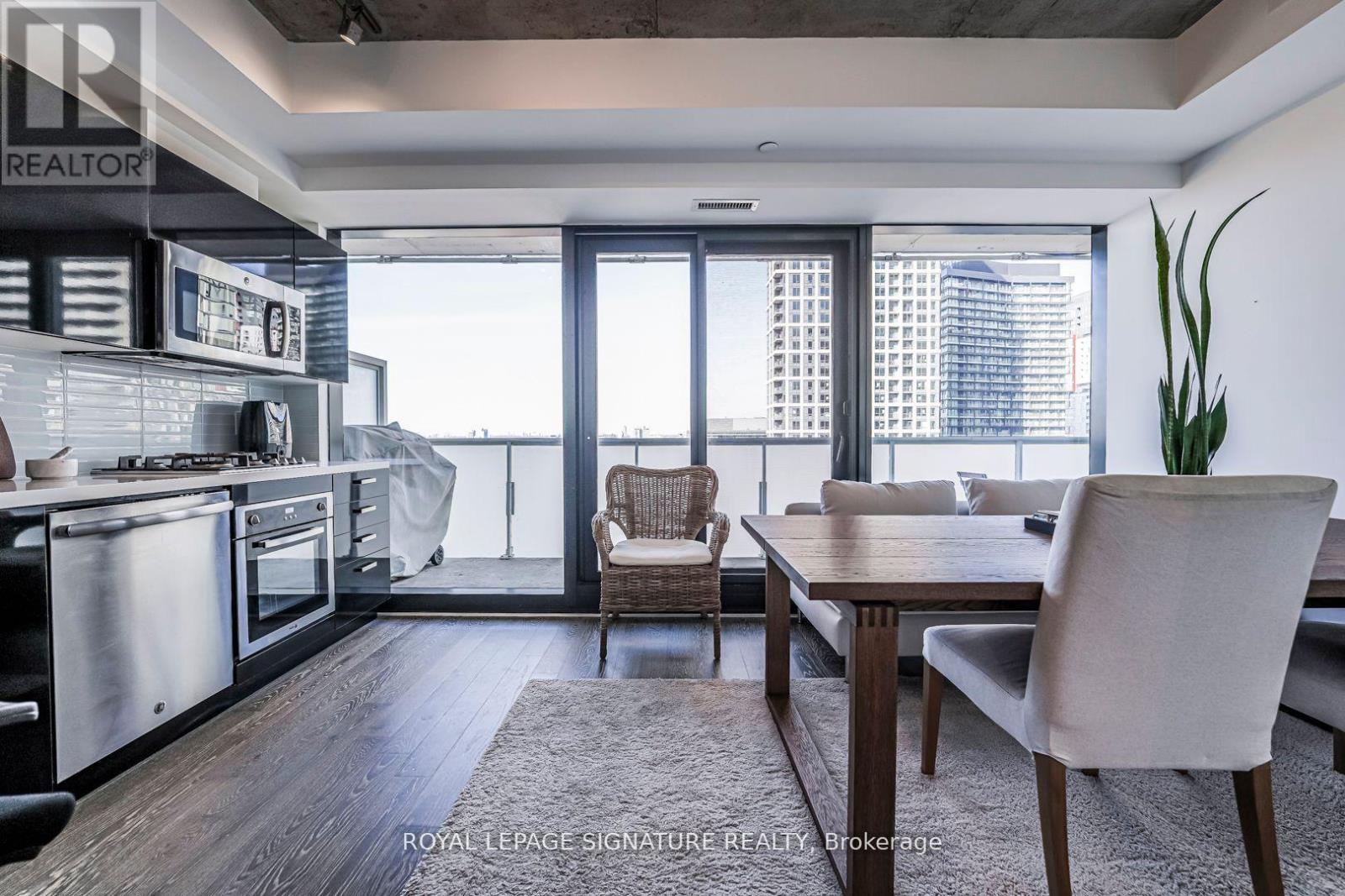 2105 - 11 Charlotte Street, Toronto, Ontario  M5V 2H5 - Photo 11 - C12563506