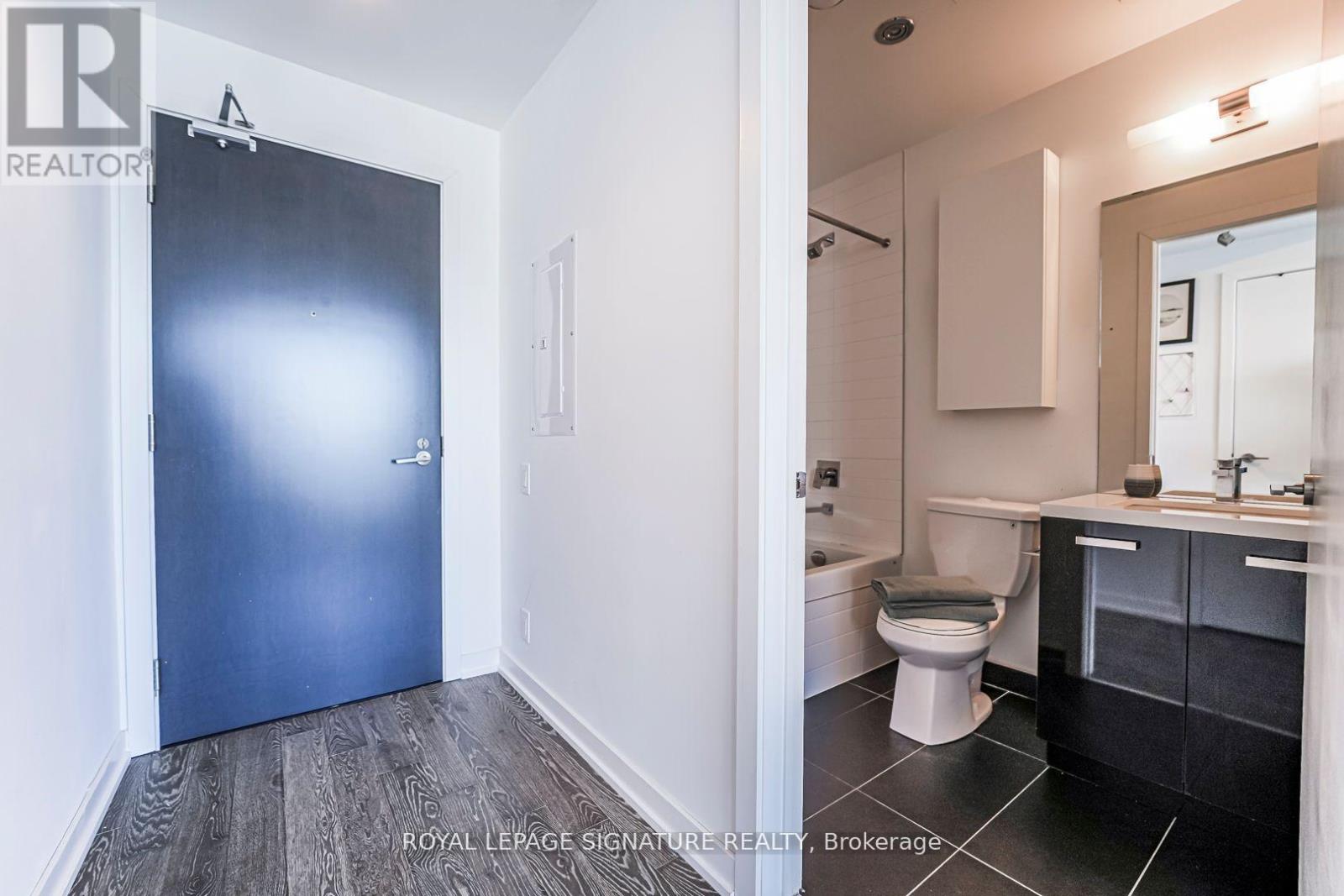 2105 - 11 Charlotte Street, Toronto, Ontario  M5V 2H5 - Photo 6 - C12563506