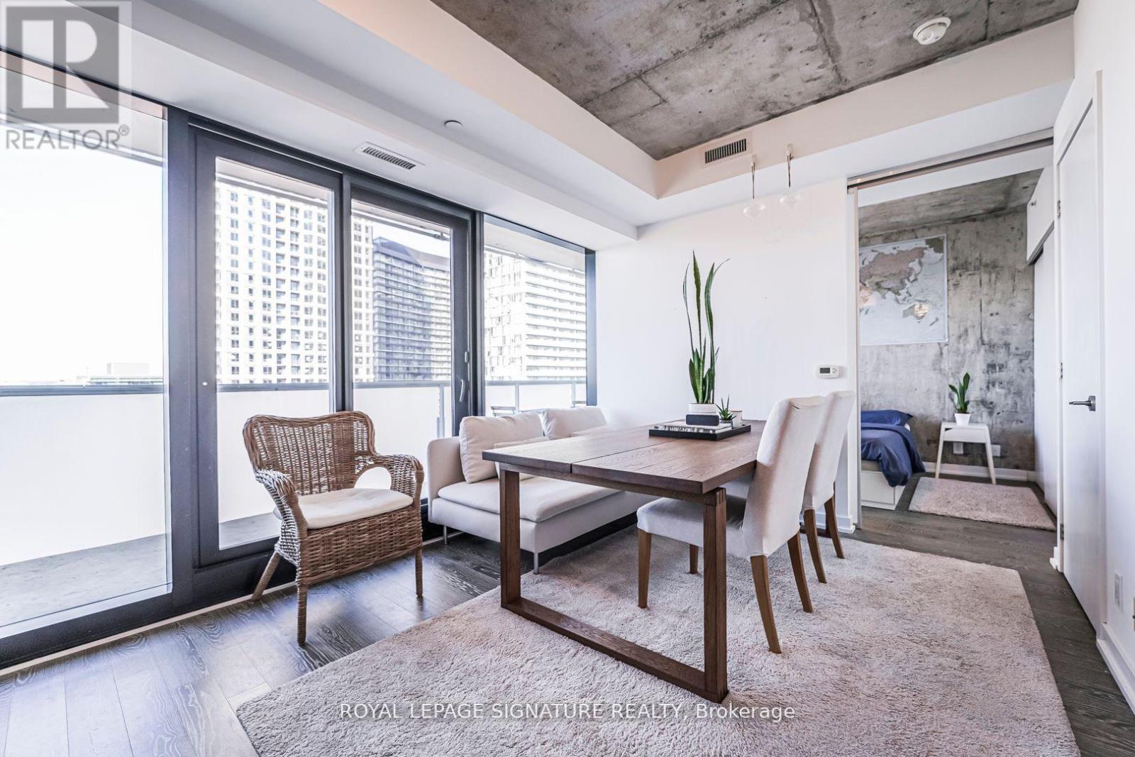 2105 - 11 Charlotte Street, Toronto, Ontario  M5V 2H5 - Photo 7 - C12563506