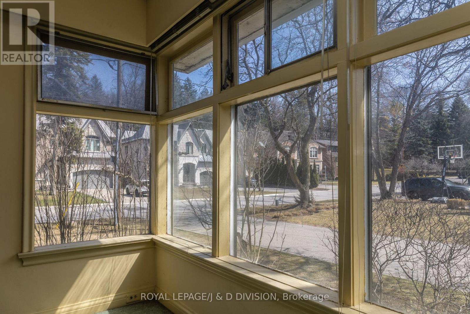 10 Campbell Crescent, Toronto, Ontario  M2P 1P2 - Photo 30 - C12563514