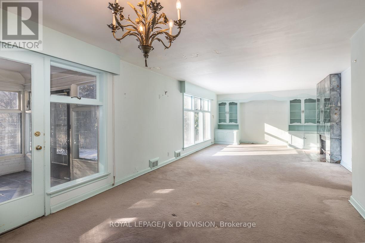 10 Campbell Crescent, Toronto, Ontario  M2P 1P2 - Photo 8 - C12563514