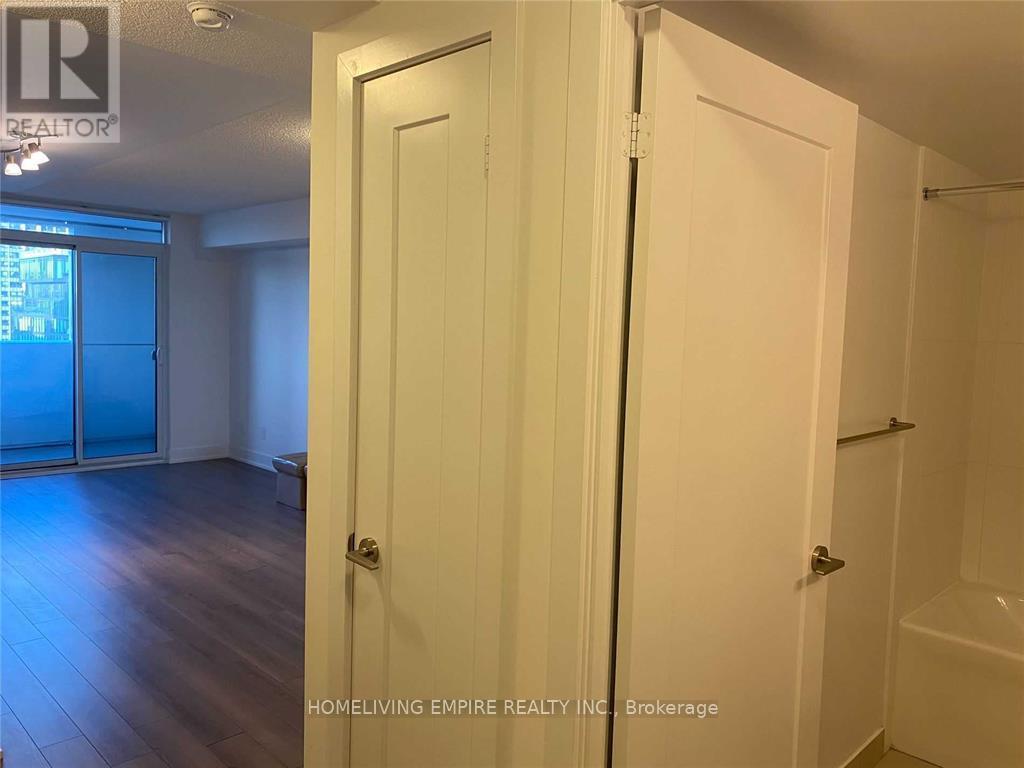 802 - 318 Richmond Street W, Toronto, Ontario  M5V 1X2 - Photo 6 - C12563530