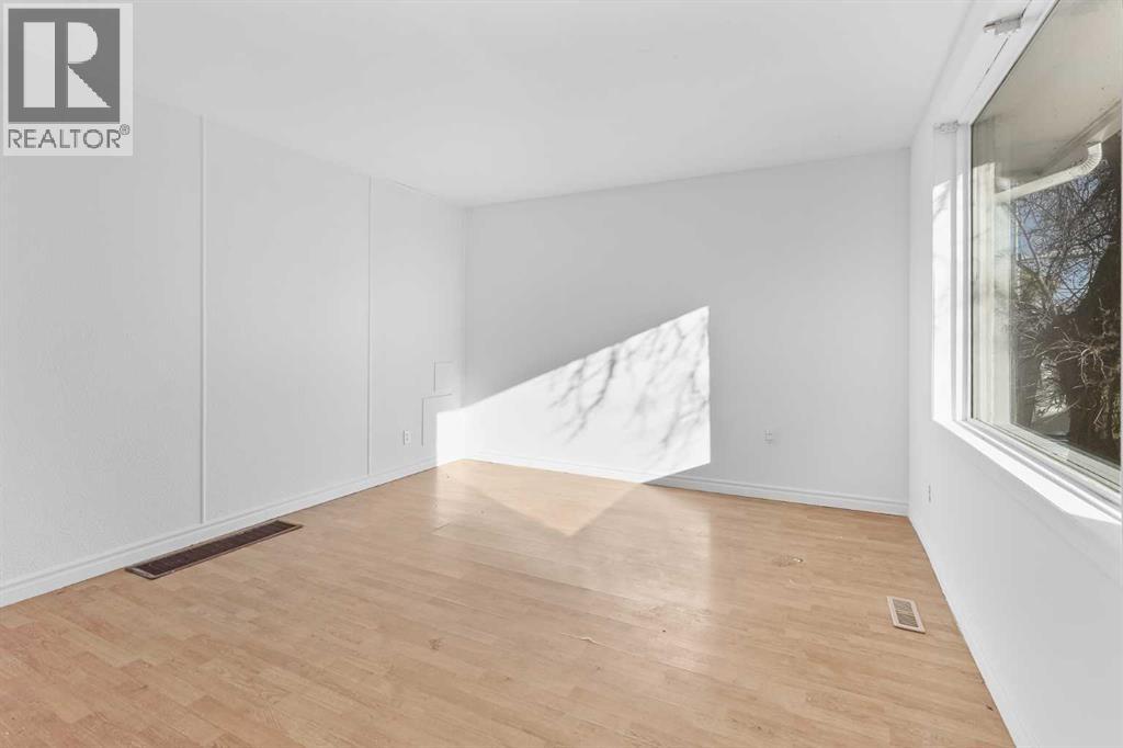 2139 5 Avenue N, Lethbridge, Alberta  T1J 0N5 - Photo 3 - A2269300