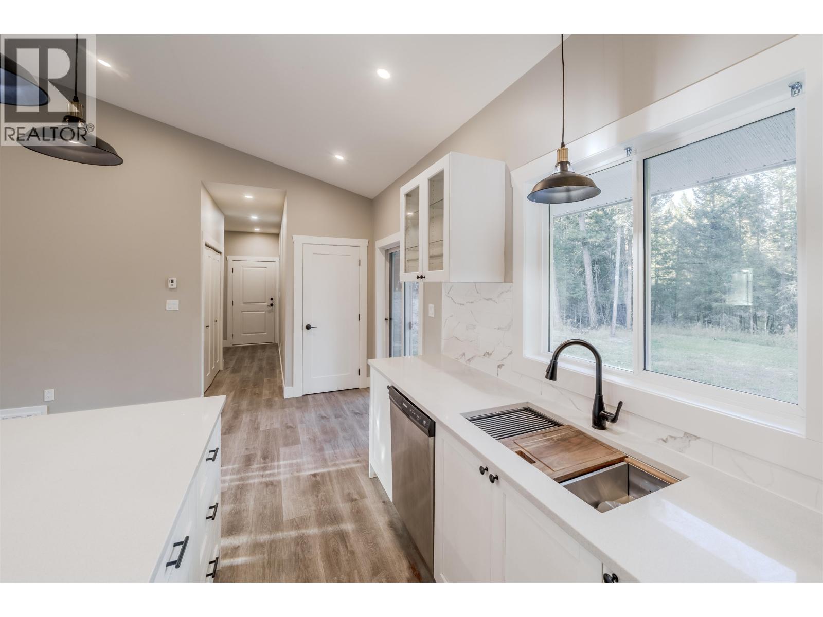 5025 Kyllo Road, 108 Mile Ranch, British Columbia  V0K 2Z0 - Photo 9 - R3049920