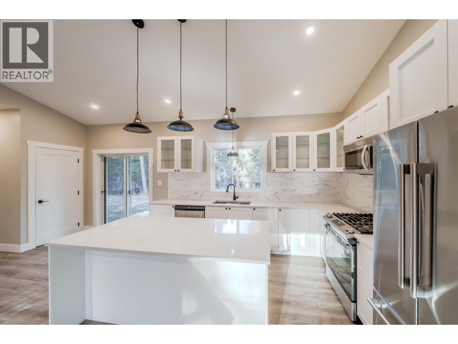 5025 Kyllo Road, 108 Mile Ranch, British Columbia  V0K 2Z0 - Photo 11 - R3049920