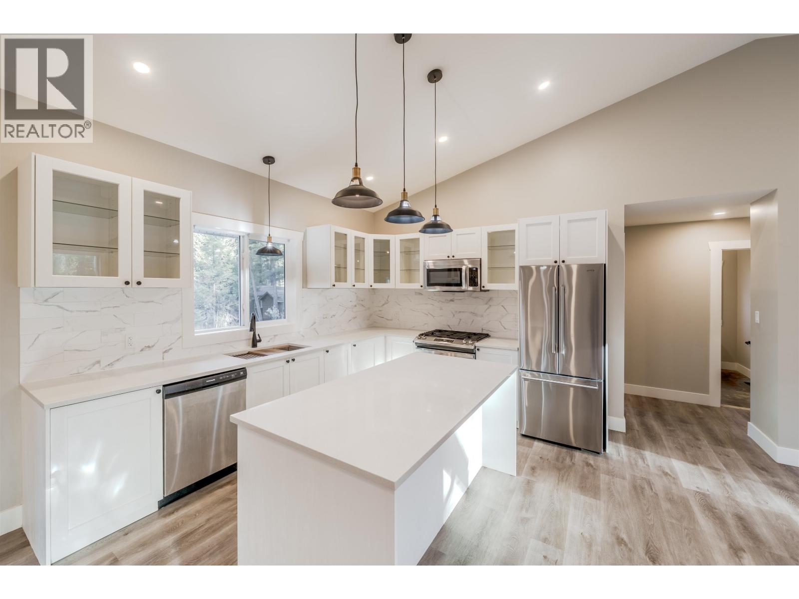 5025 Kyllo Road, 108 Mile Ranch, British Columbia  V0K 2Z0 - Photo 14 - R3049920