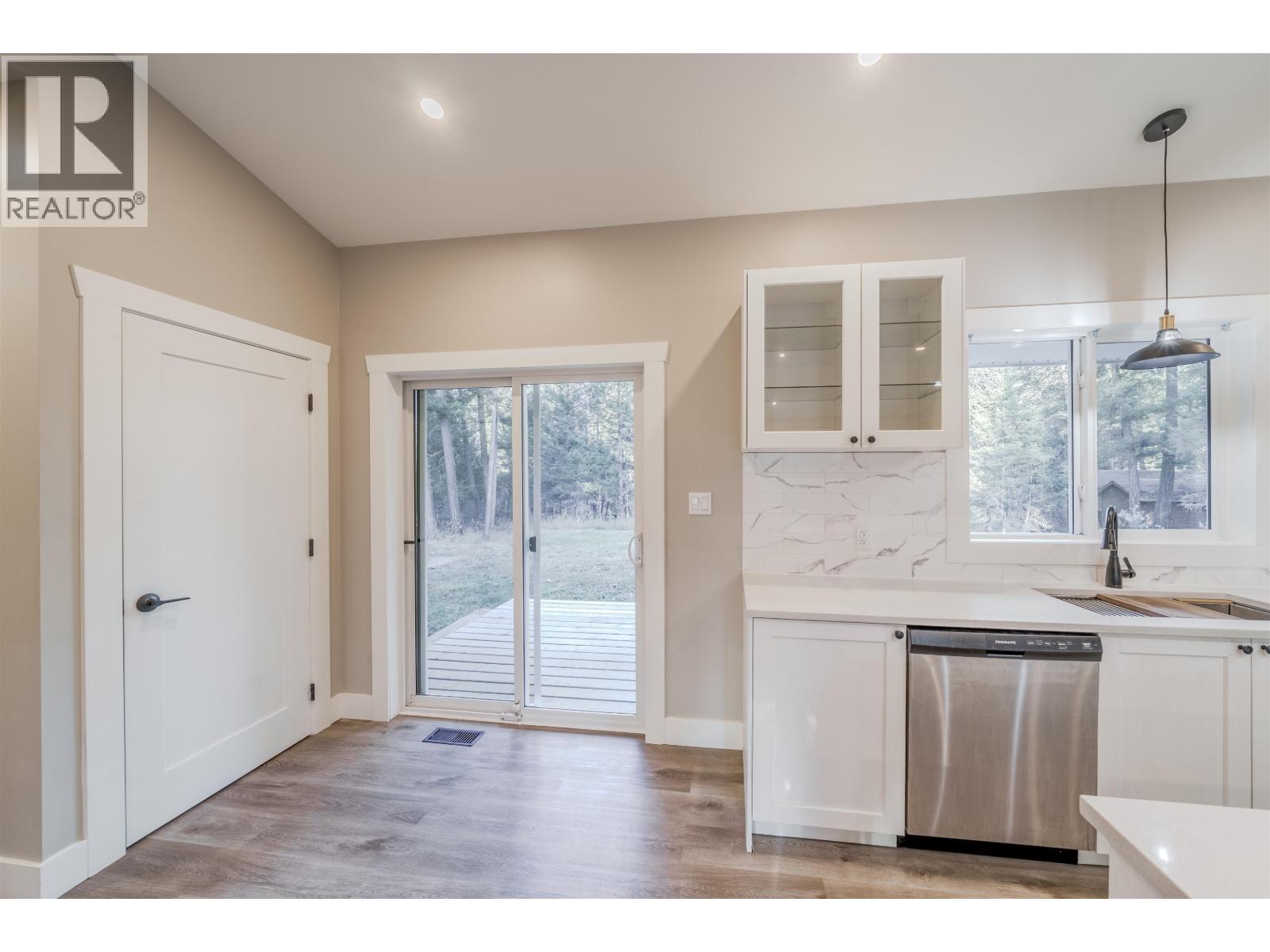 5025 Kyllo Road, 108 Mile Ranch, British Columbia  V0K 2Z0 - Photo 15 - R3049920