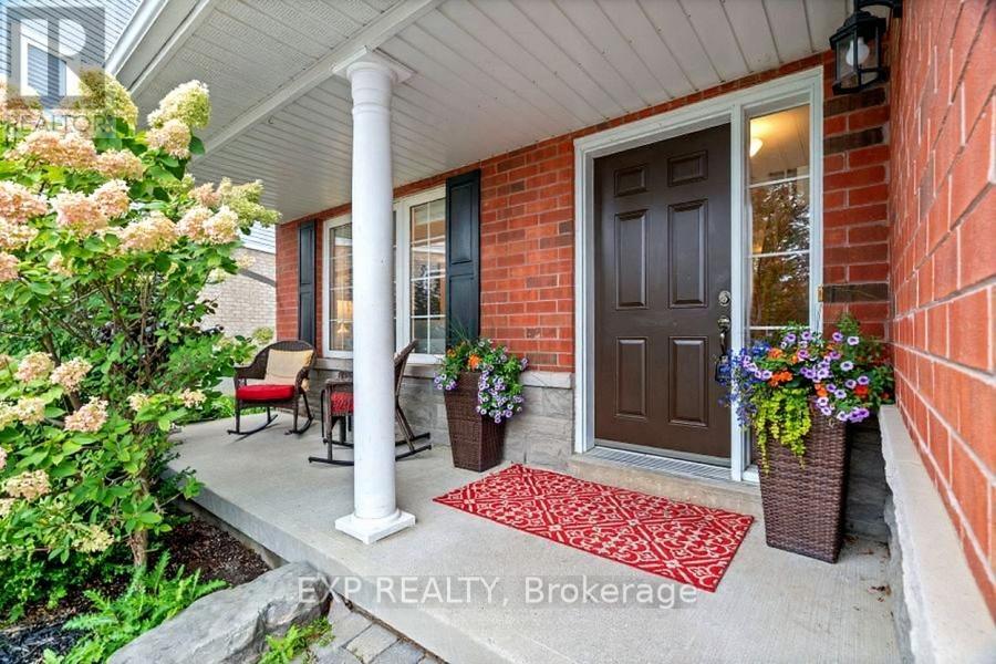 1905 Clearwater Court, Oshawa, Ontario  L1K 2Z6 - Photo 2 - E12563570