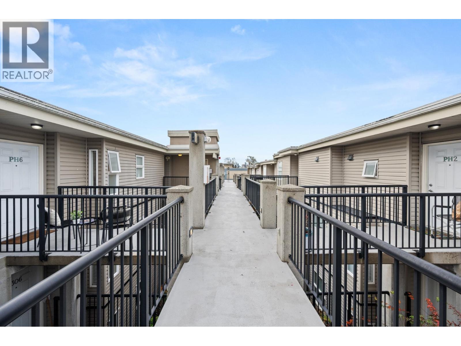 Ph6 2265 E Hastings Street, Vancouver, British Columbia  V5L 1V3 - Photo 3 - R3068872