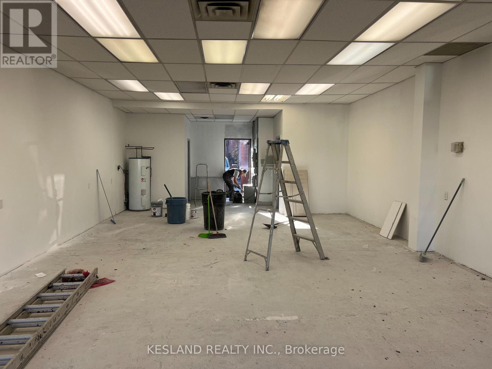 3 - 1021 Wilson Avenue, Toronto, Ontario  M3K 1G7 - Photo 3 - W12494088