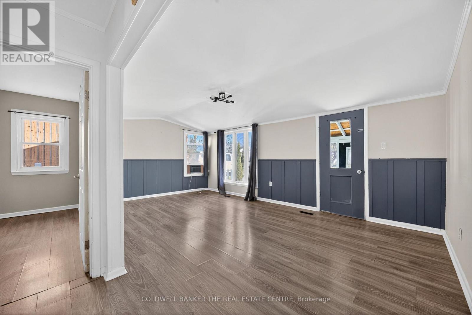 119 Elizabeth Street, Essa, Ontario  L0M 1B0 - Photo 4 - N12563436