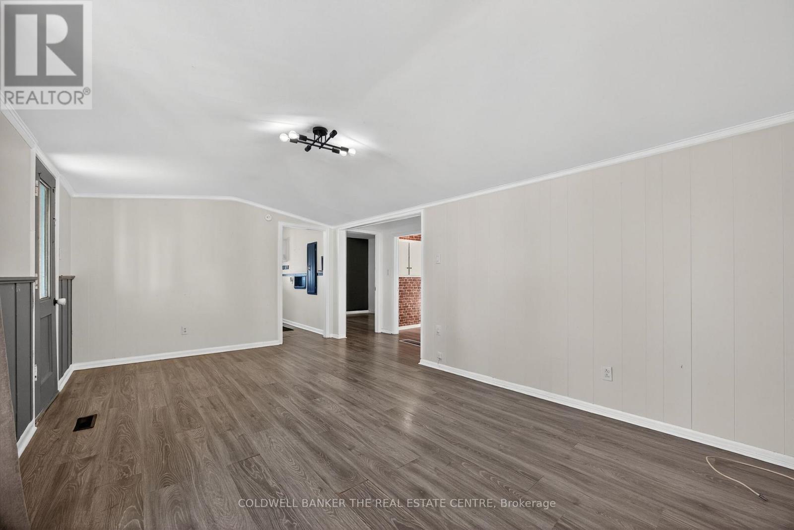 119 Elizabeth Street, Essa, Ontario  L0M 1B0 - Photo 5 - N12563436