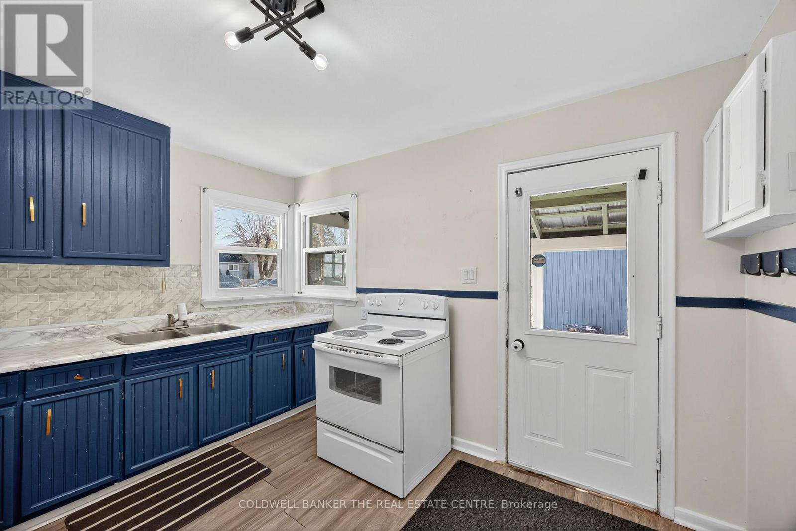 119 Elizabeth Street, Essa, Ontario  L0M 1B0 - Photo 8 - N12563436