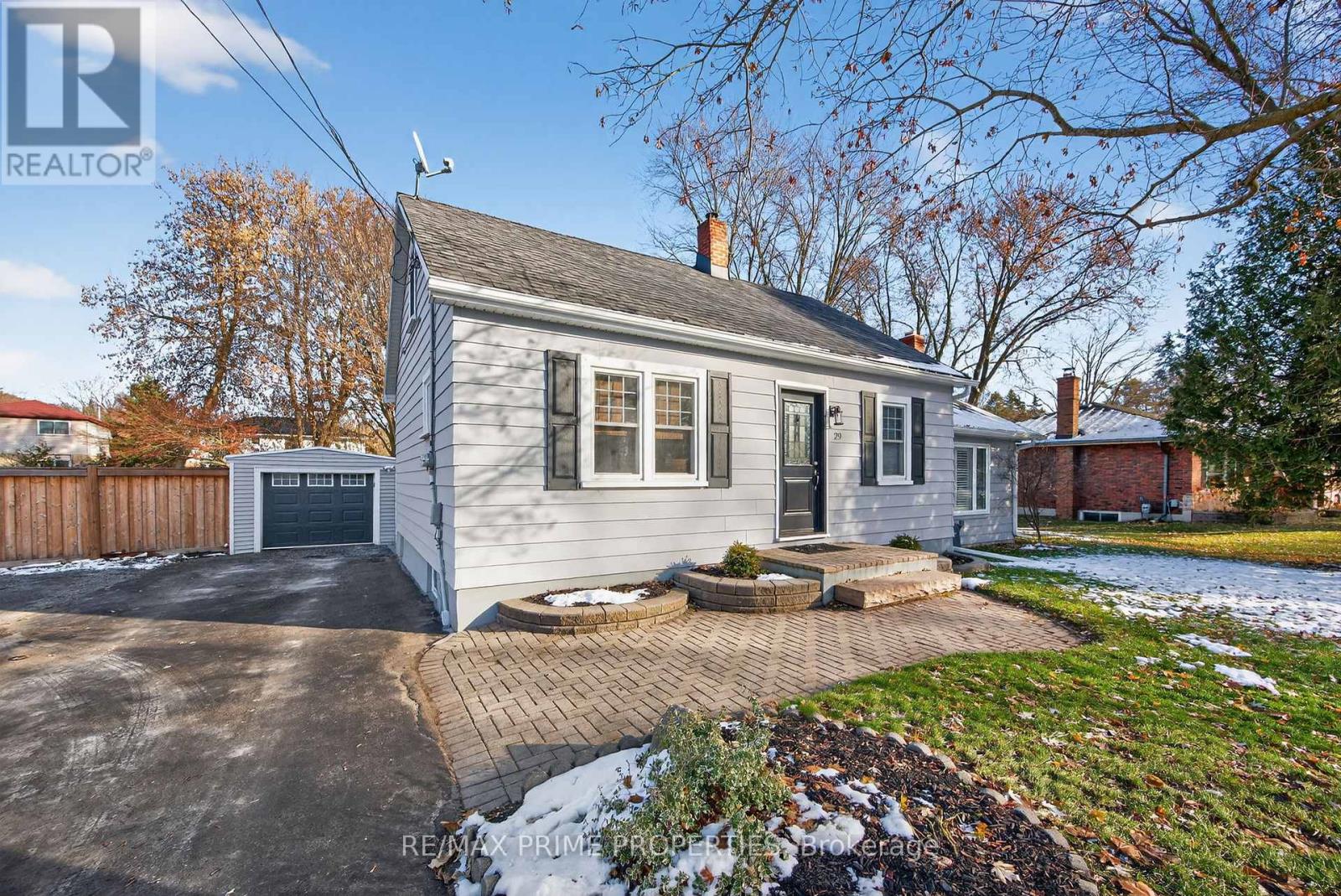 29 VICTORY DRIVE, east gwillimbury (mt albert), Ontario