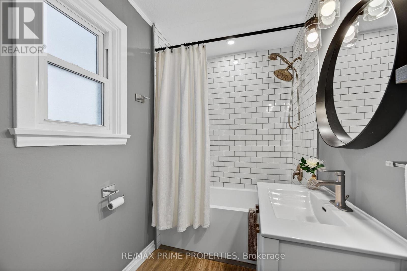 29 Victory Drive, East Gwillimbury (Mt Albert), Ontario  L0G 1M0 - Photo 16 - N12563468