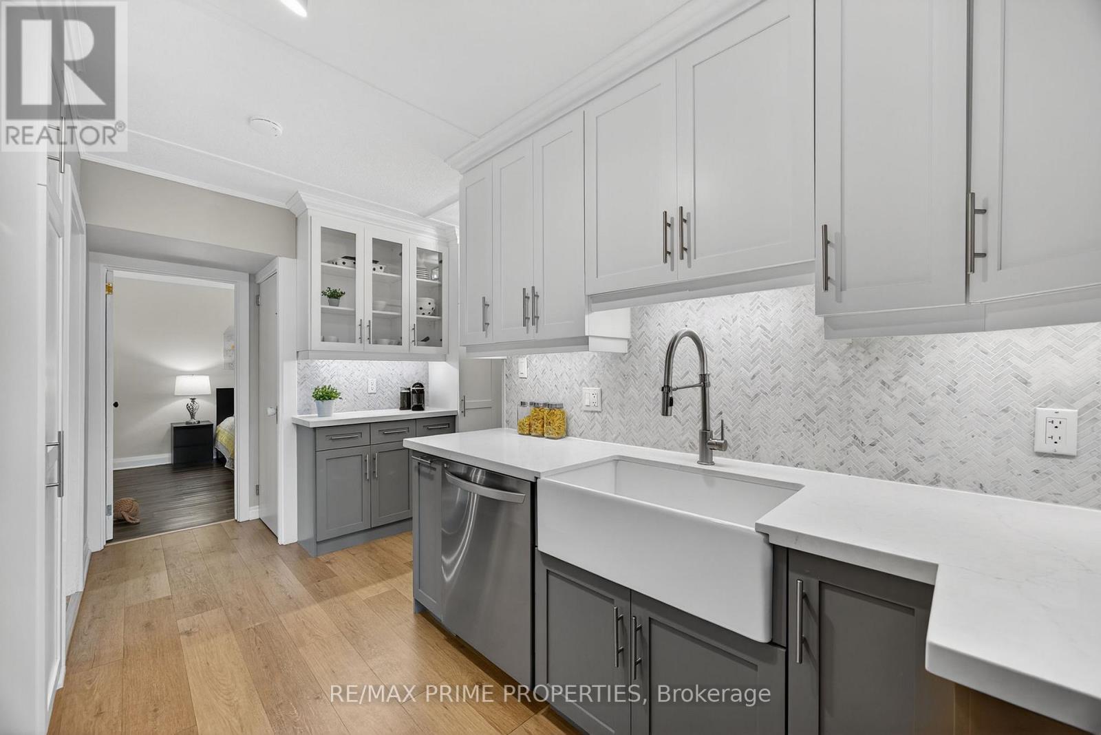 29 Victory Drive, East Gwillimbury (Mt Albert), Ontario  L0G 1M0 - Photo 9 - N12563468