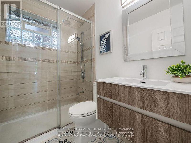 95 Murray Drive, Aurora, Ontario  L4G 2C4 - Photo 11 - N12563568