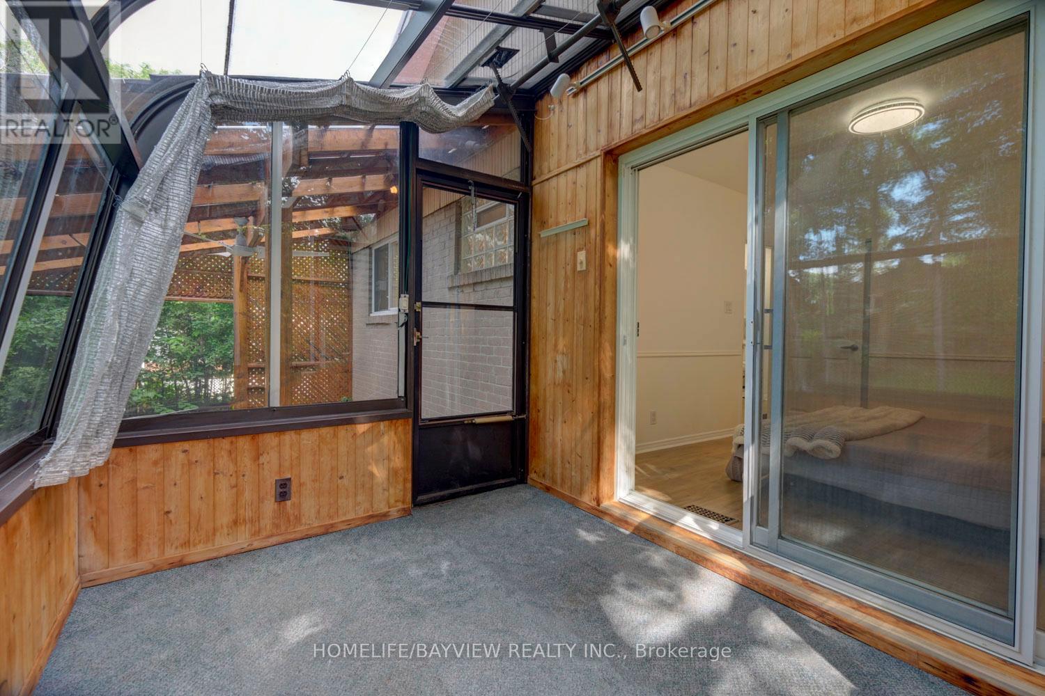 95 Murray Drive, Aurora, Ontario  L4G 2C4 - Photo 15 - N12563568