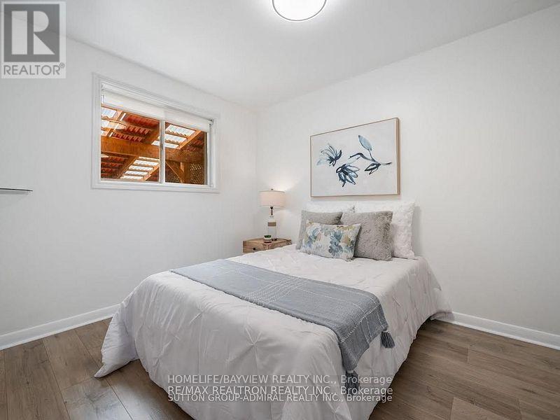 95 Murray Drive, Aurora, Ontario  L4G 2C4 - Photo 8 - N12563568