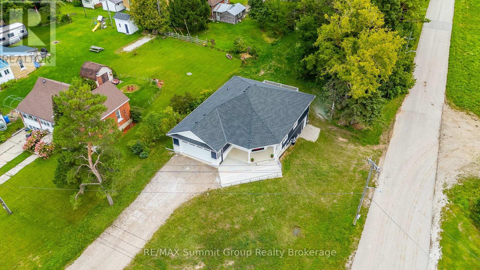 307 1st Avenue S, Arran-Elderslie, Ontario  N0G 1L0 - Photo 4 - X12374740