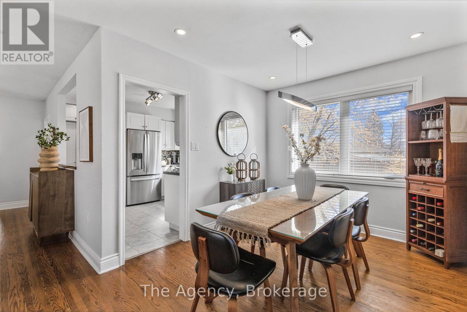 496 Pineland Avenue, Oakville, Ontario  L6K 2A1 - Photo 11 - W12563668