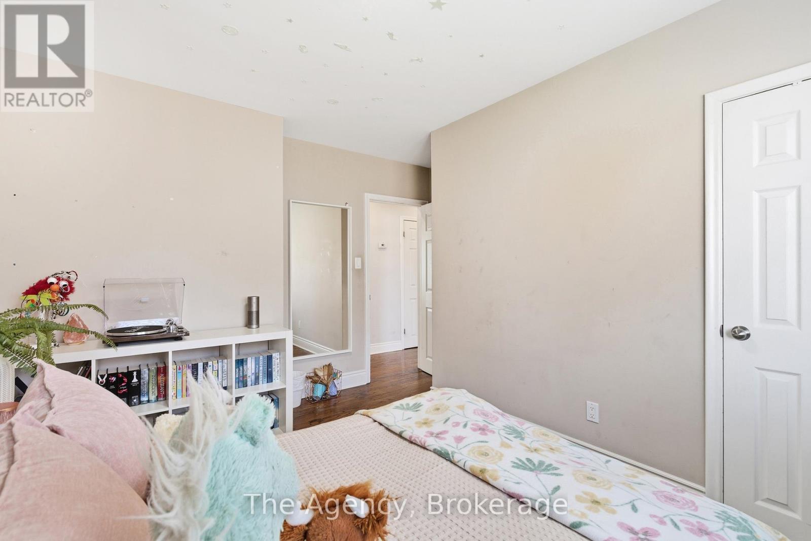 496 Pineland Avenue, Oakville, Ontario  L6K 2A1 - Photo 19 - W12563668