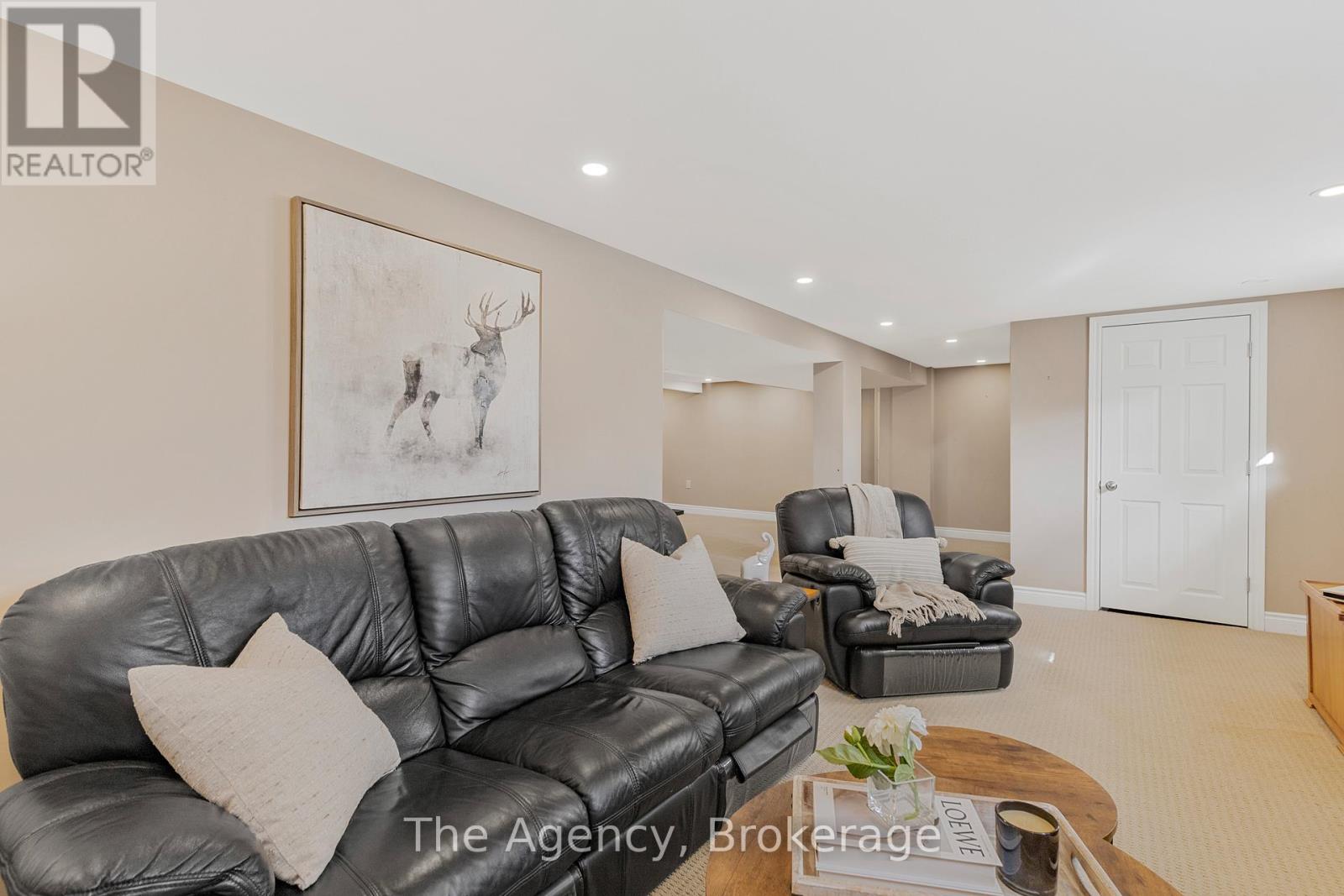 496 Pineland Avenue, Oakville, Ontario  L6K 2A1 - Photo 31 - W12563668