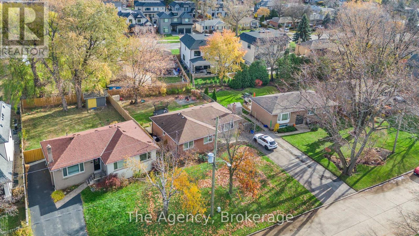 496 Pineland Avenue, Oakville, Ontario  L6K 2A1 - Photo 45 - W12563668