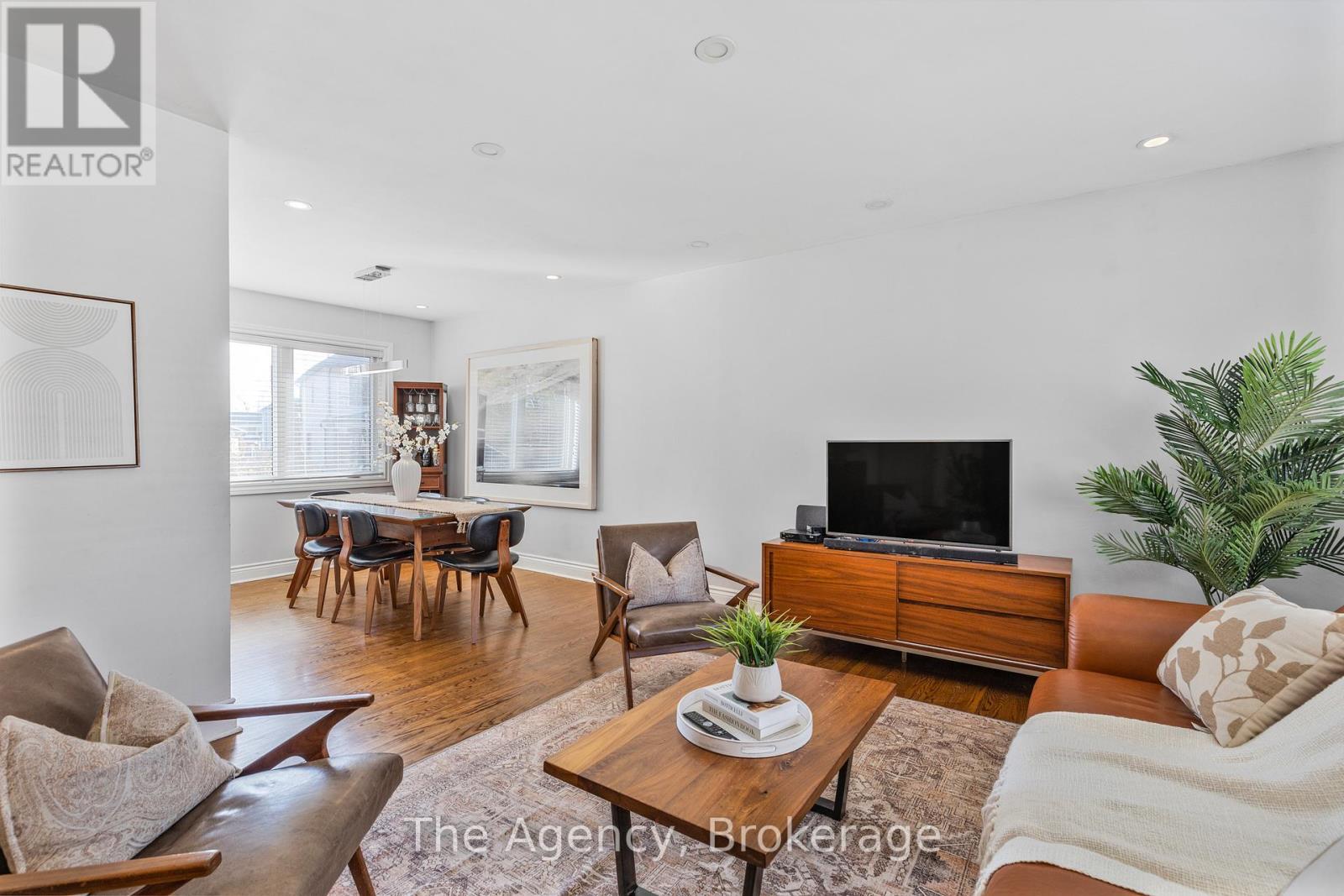 496 Pineland Avenue, Oakville, Ontario  L6K 2A1 - Photo 8 - W12563668