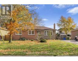 496 PINELAND AVENUE, Oakville, Ontario