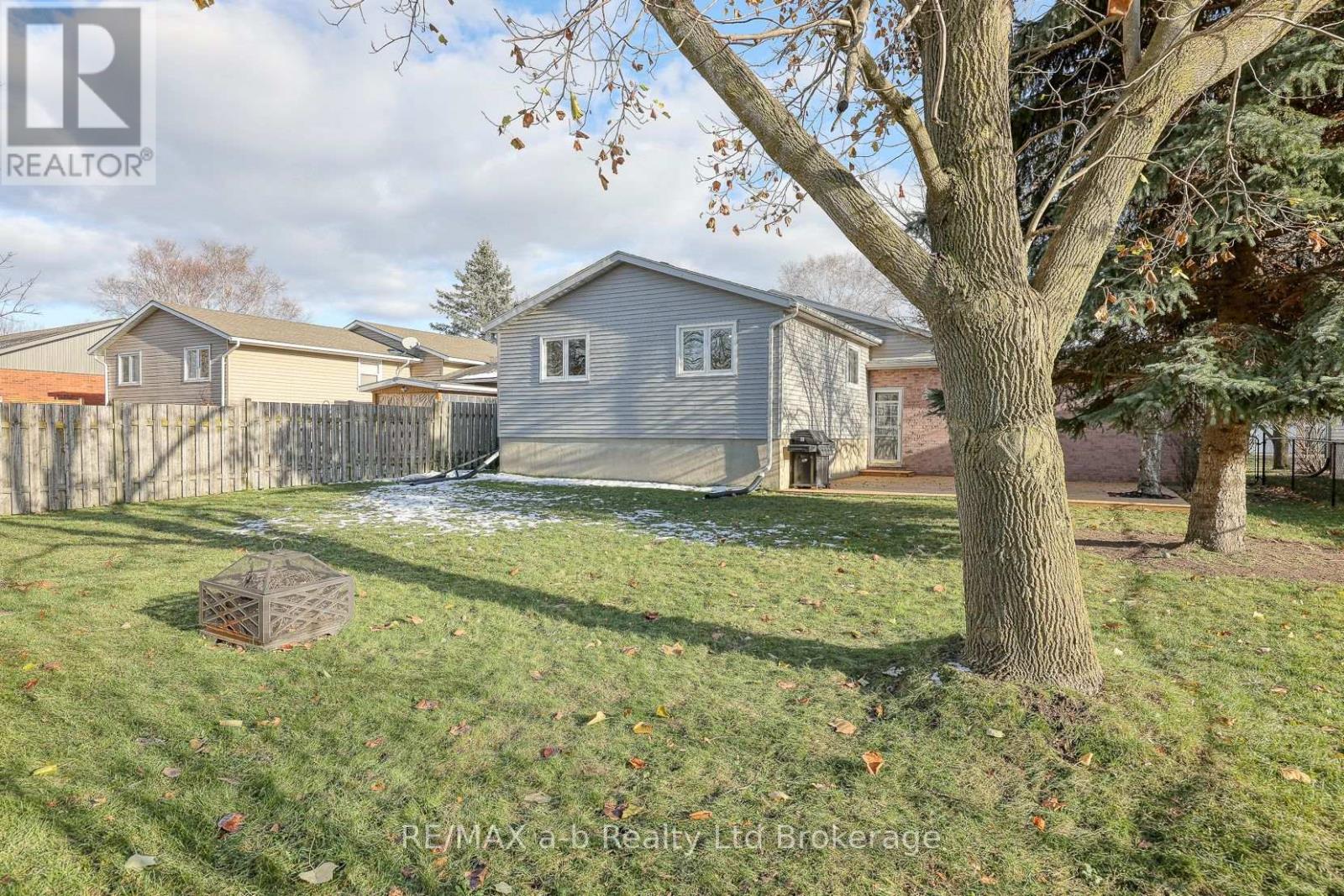 249 Arris Crescent, West Perth, Ontario  N0K 1N0 - Photo 36 - X12563628