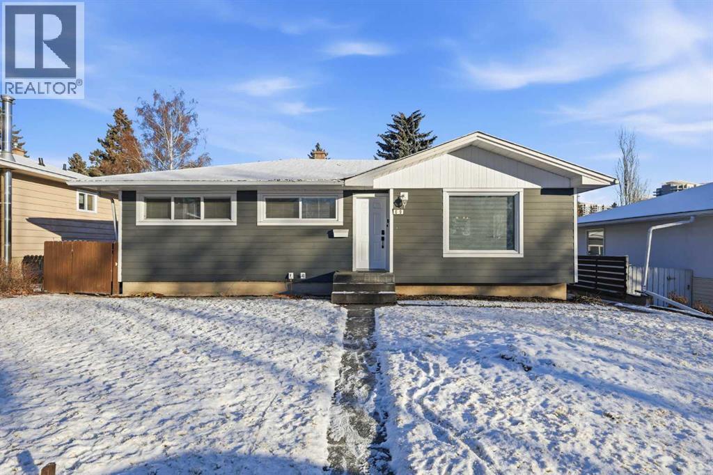 69 Harrow Crescent Sw, Calgary, Alberta  T2V 3B2 - Photo 2 - A2270702