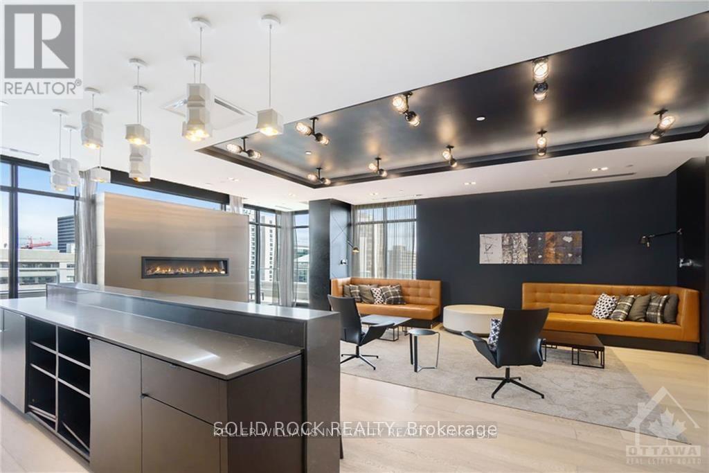 213 - 255 Bay Street, Ottawa, Ontario  K1R 5Z4 - Photo 3 - X12469865