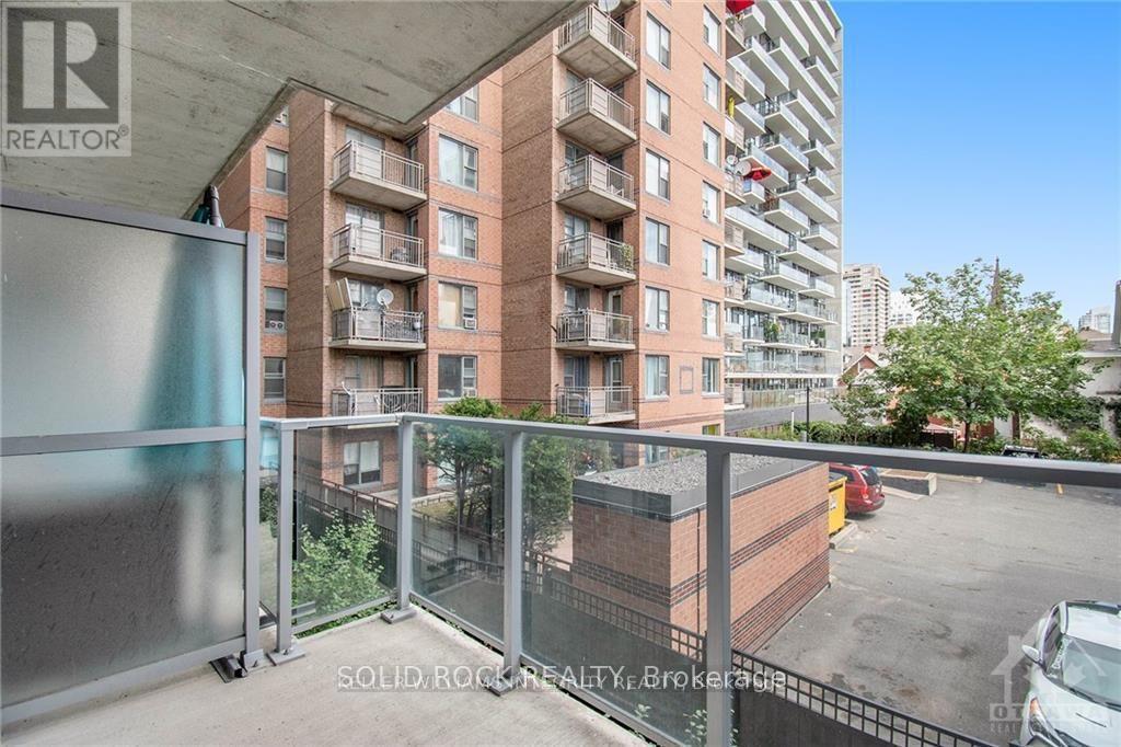 213 - 255 Bay Street, Ottawa, Ontario  K1R 5Z4 - Photo 9 - X12469865