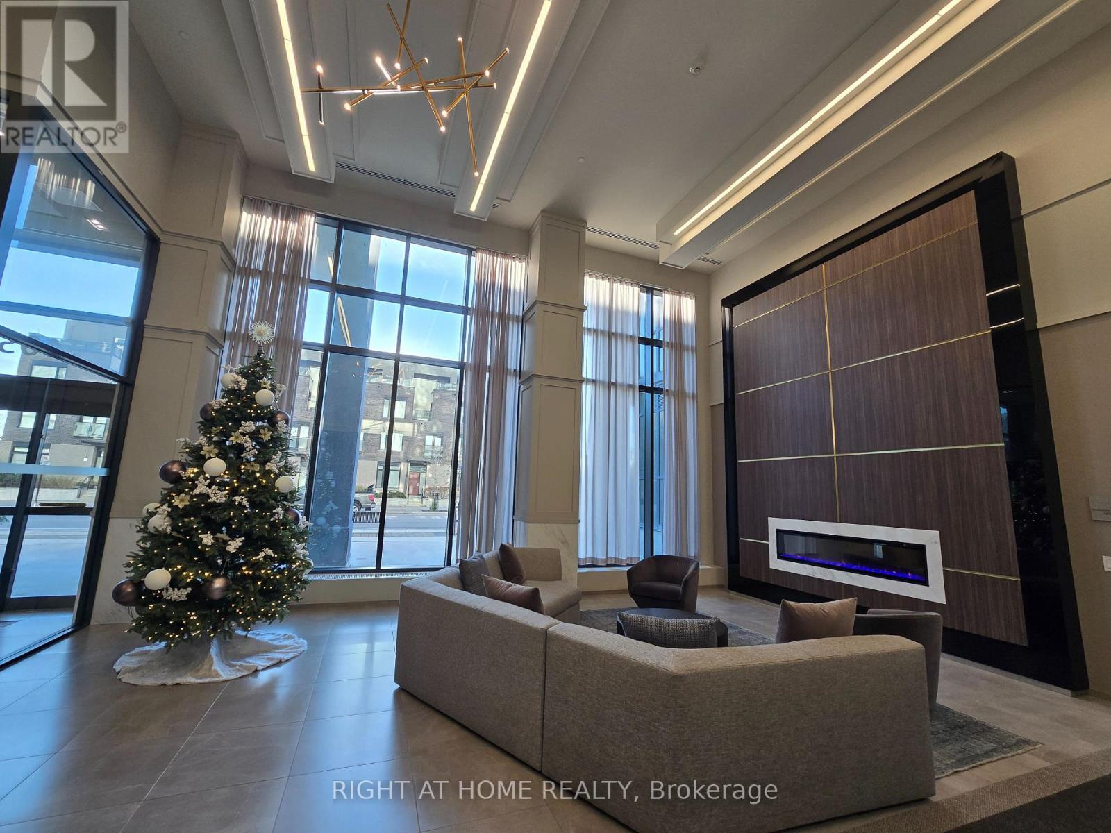 1614 - 4055 Parkside Village Drive, Mississauga, Ontario  L5B 0K8 - Photo 4 - W12563386